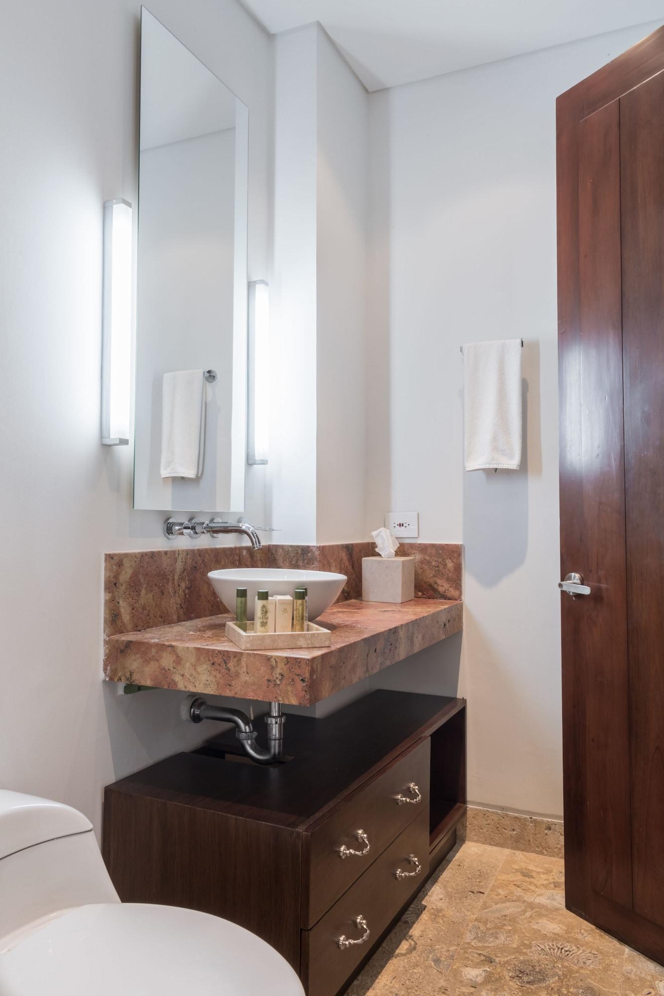 Boutique Santo Toribio 4*
