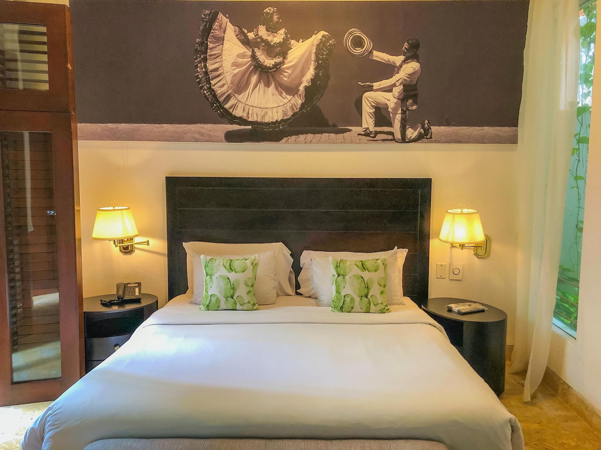 Boutique Santo Toribio 4*